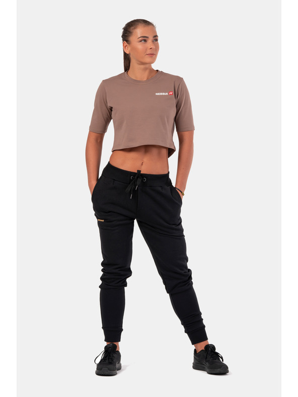 Nebbia Minimalistické logo NEBBIA crop top 600 Nebbia
