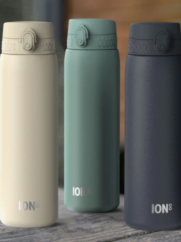 ION8 Tmavo modrá nerezová termoska Ion8 One Touch Ash Navy (500 ml)