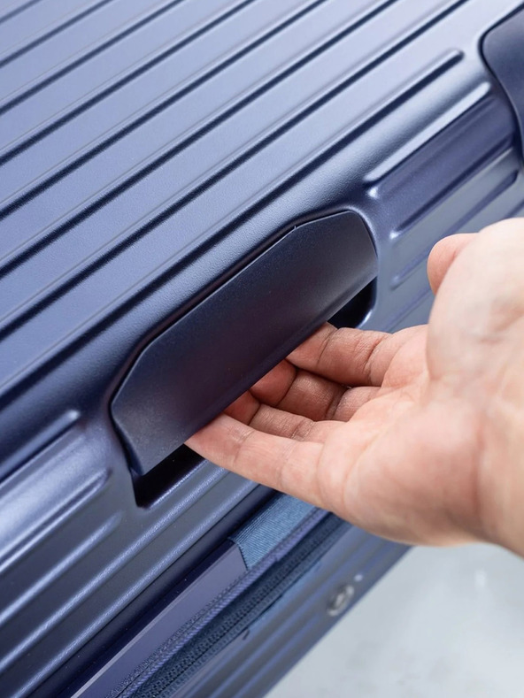 Heys Modrý cestovný kufor Heys Cruze M Navy