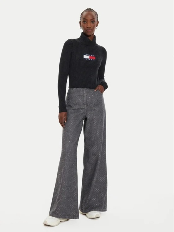 Tommy Hilfiger Dámsky čierny slim sveter s vlnou Tommy Hilfiger