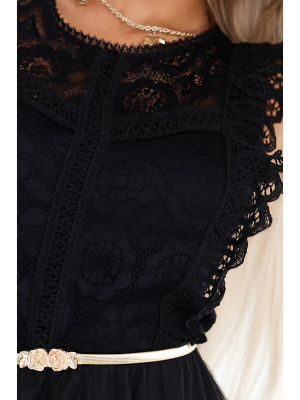numoco Čipkované šaty GRETA s tylovou sukňou a zlatým páskom