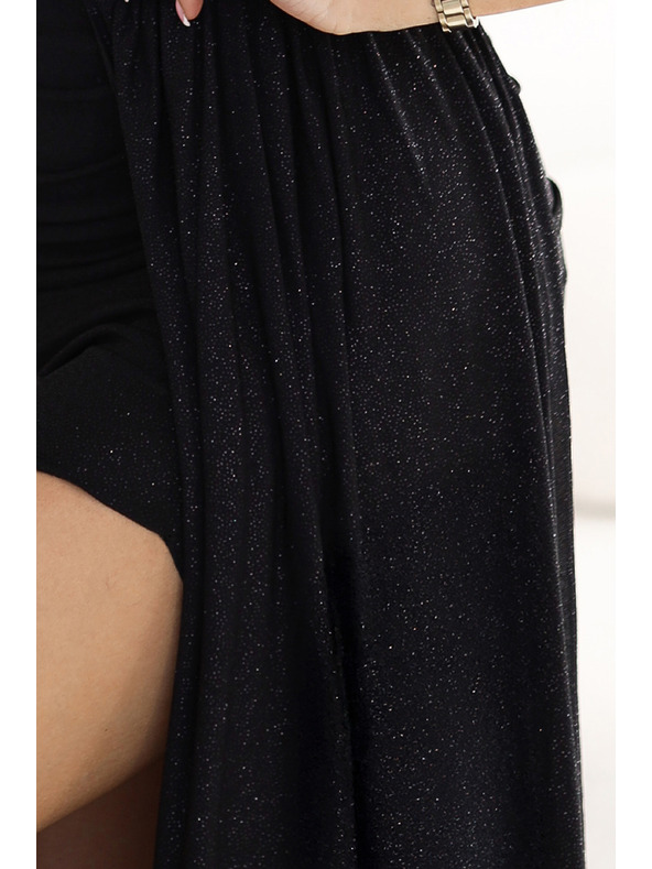 numoco Dlhé šaty SELENA na jedno rameno s trblietavým leskom a rozparkom