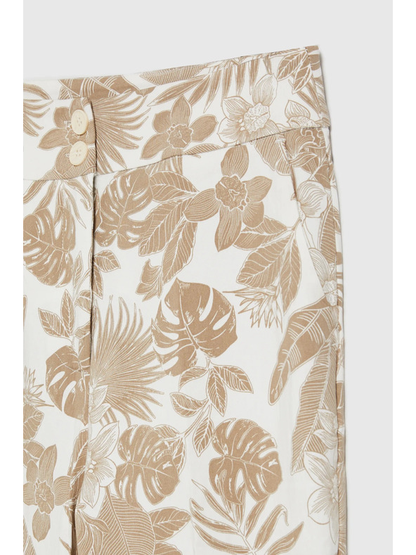 Moodo Biele dámske kvetované nohavice Moodo