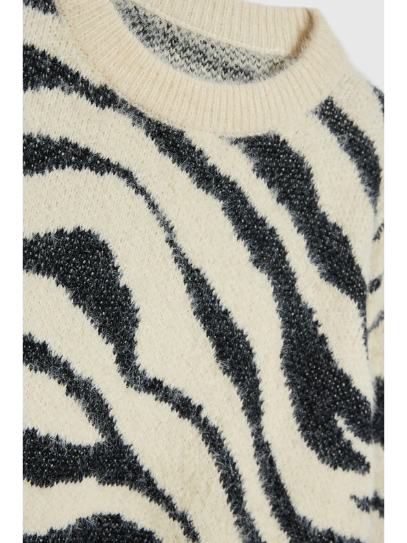 Moodo Dámsky sveter so zvieracím vzorom