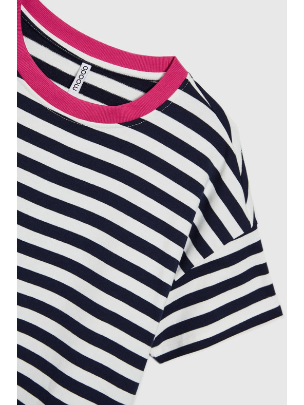 Moodo Modro-biele pruhované tričko s ružovým golierom