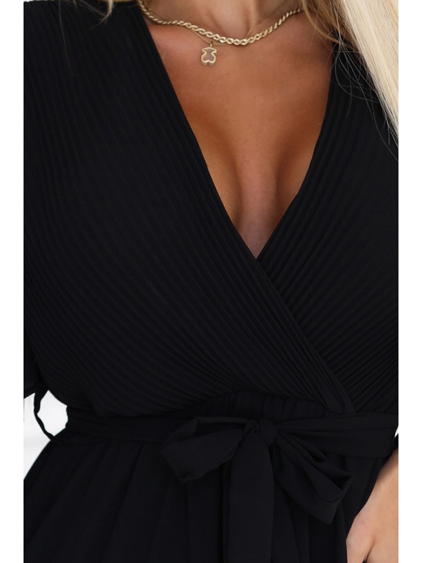 numoco Dlhé šaty s plisovaným výstrihom a zaväzovaním - čierne