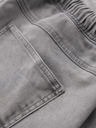 Ombre Clothing Pánske džínsové kraťasy so zdobným prešívaním - svetlo sivé