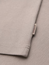 Ombre Clothing Pánske tričko s kontrastnými vsadkami a výstrihom do V - béžové