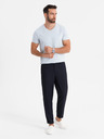 Ombre Clothing Pánske klasické bavlnené tričko BASIC s výstrihom - svetlo sivé