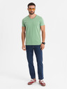 Ombre Clothing Bavlnené klasické pánske tričko BASIC so výstrihom do V - zelené
