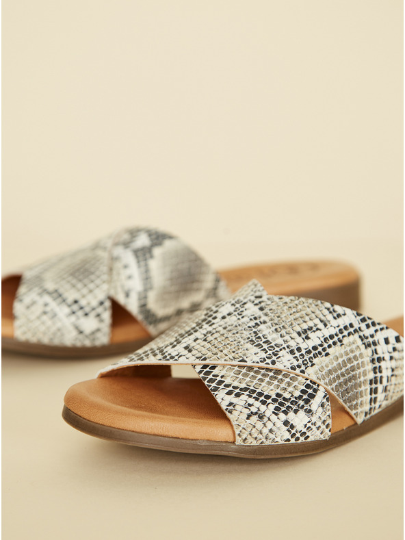 Ojju Šedé kožené papuče s hadím vzorom OJJU