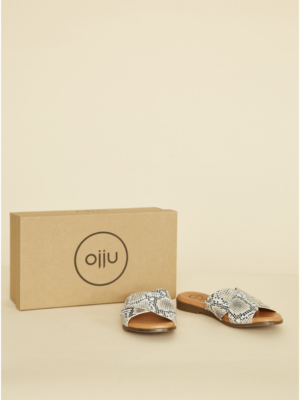 Ojju Šedé kožené papuče s hadím vzorom OJJU