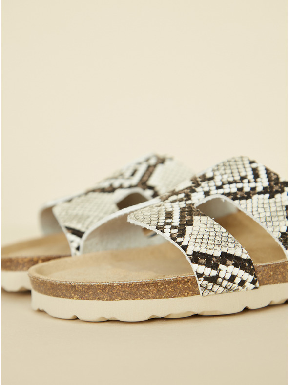 Ojju Béžové dámske papuče s hadím vzorom OJJU