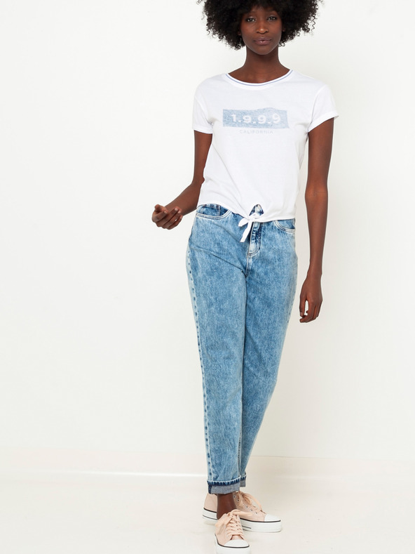 CAMAIEU Biele tričko s nápisom a uzlom CAMAIEU