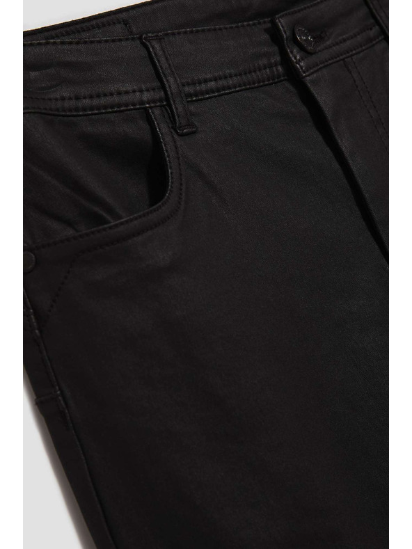 Moodo Čierne koženkové slim nohavice