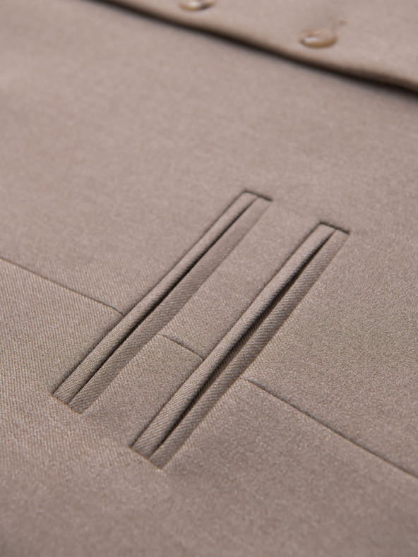 Ombre Clothing Pánska béžová obleková vesta s klasickými detailmi a podšívkou