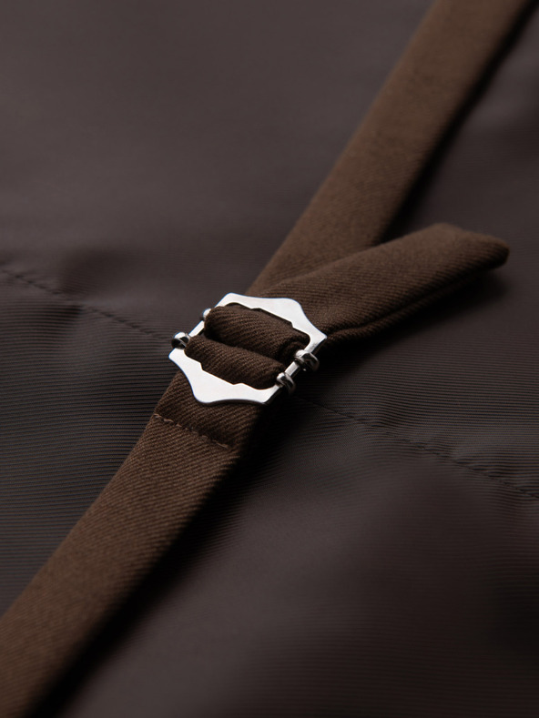 Ombre Clothing Pánska hnedá obleková vesta s klasickými detailmi a podšívkou