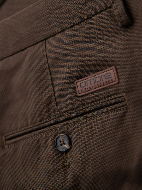 Ombre Clothing Pánske chino nohavice REGULAR FIT s jemnou štruktúrou - hnedé