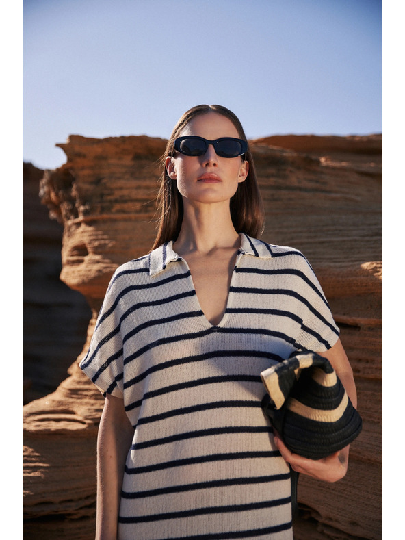 Moodo Voľné pruhované šaty