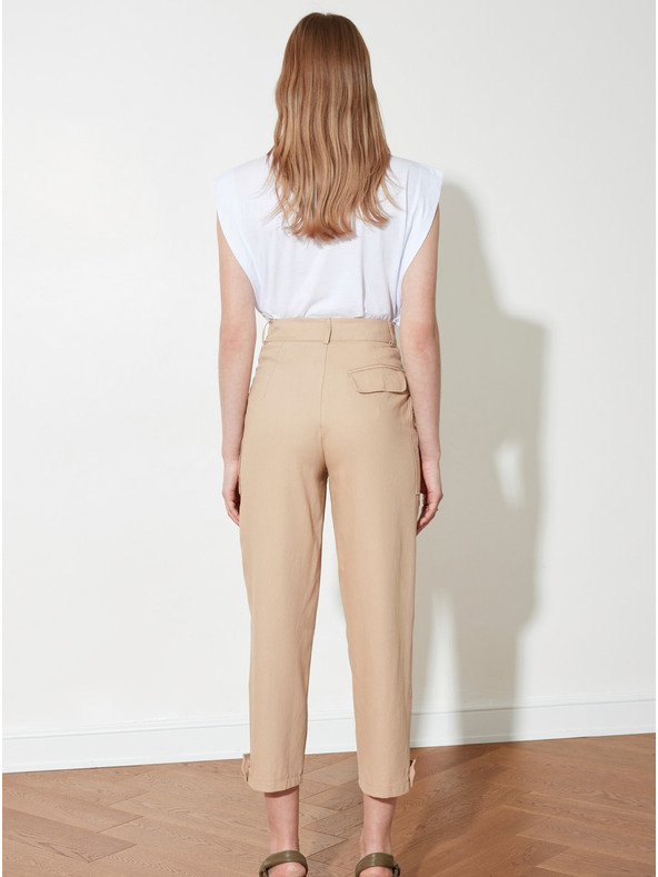Trendyol Béžové dámske orezané nohavice s vreckami Trendyol