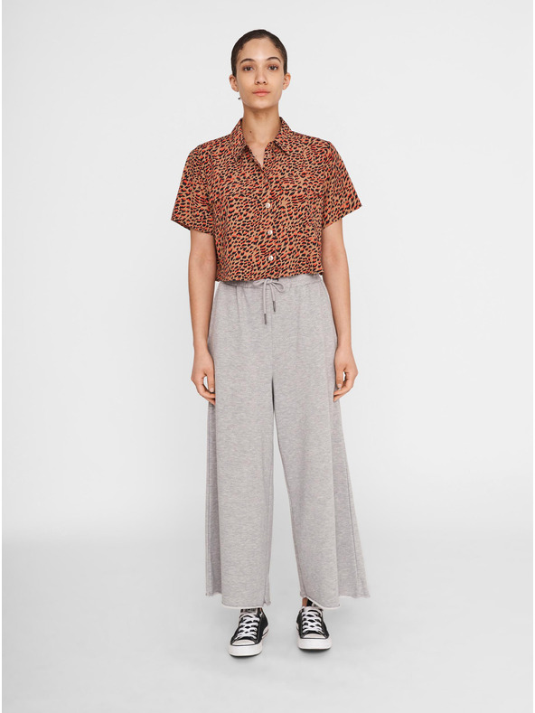 Noisy May Hnedé vzorované krátke tričko Noisy May Nika