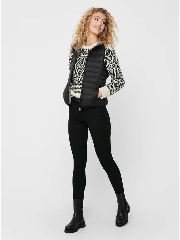 ONLY Čierna dámska prešívaná vesta s kapucňou ONLY New Tahoe