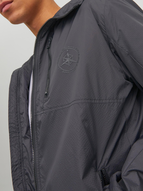 Jack & Jones Čierna pánska ľahká bunda Jack & Jones Filo s kapucňou