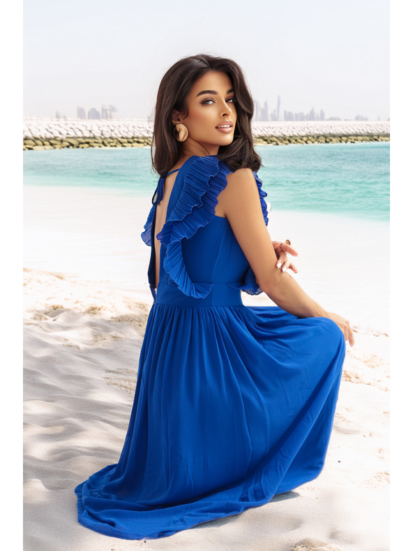 numoco Midi šaty YANA so splývavými volánikmi a výstrihom - chrpovo modré