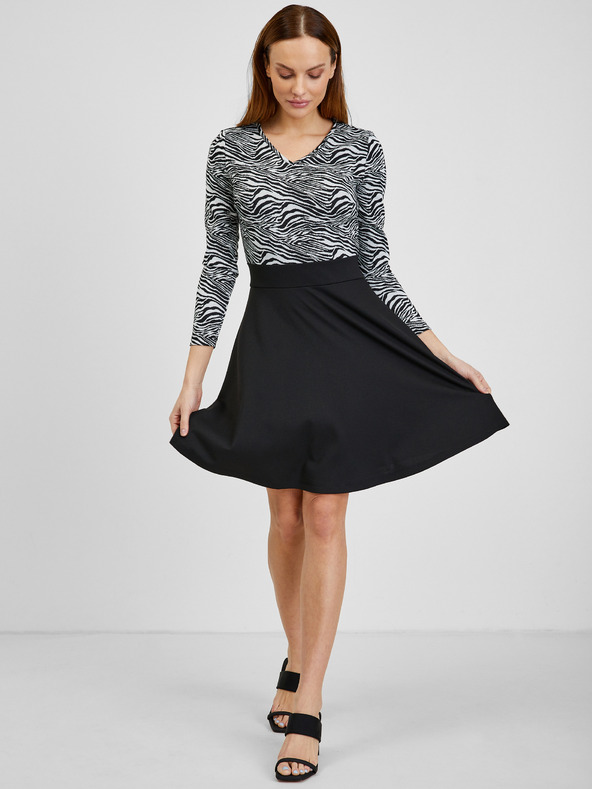 Orsay Bielo-čierne dámske vzorované šaty ORSAY