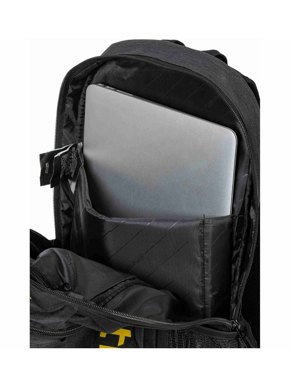 Meatfly Meatfly batoh Basejumper Black / Charcoal Heather 22 L + PERAČNÍK ZADARMO | Čierna | Objem 22 L