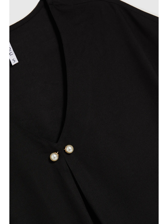 Moodo Čierna voľná blúzka s krátkym rukávom