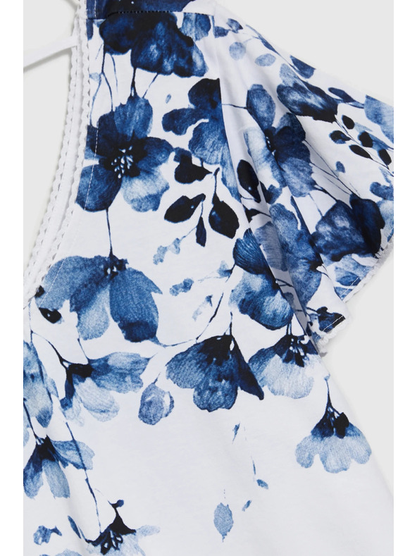 Moodo Biela blúzka s modrými kvetmi