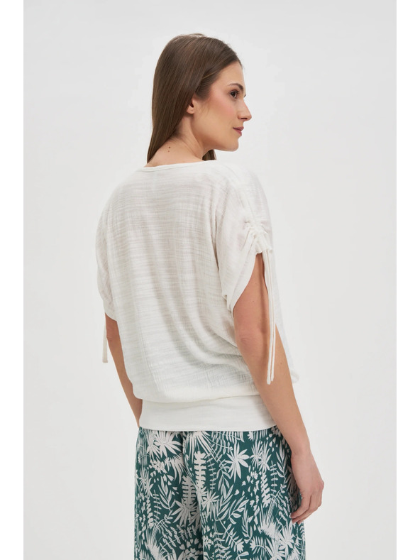 Moodo Biely top so sťahovaním na rukávoch