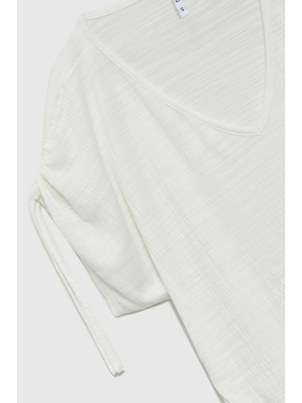 Moodo Biely top so sťahovaním na rukávoch