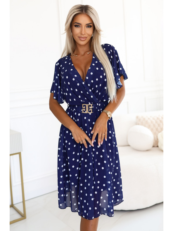 numoco Tmavé modré šaty s bielymi bodkami, zavinovacím výstrihom a ozdobným páskom