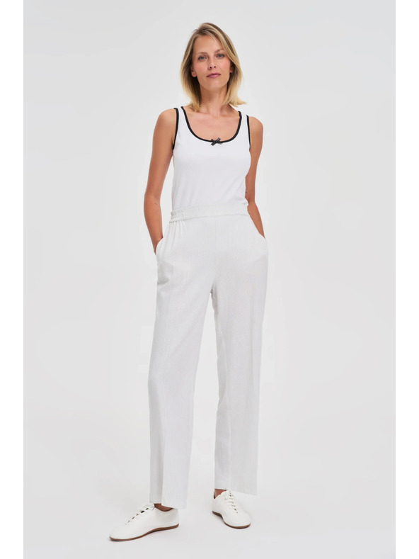 Moodo Dámske biele tielko s čiernym lemom