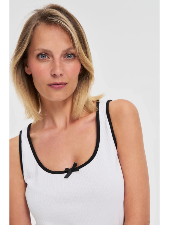 Moodo Dámske biele tielko s čiernym lemom