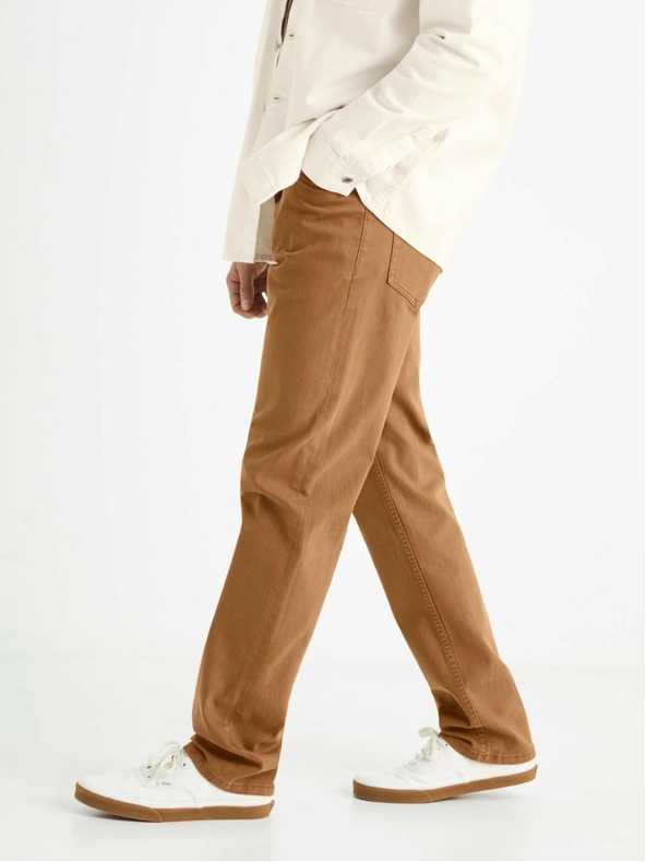 Celio Hnedé pánske džínsy rovného strihu Celio Vopry1