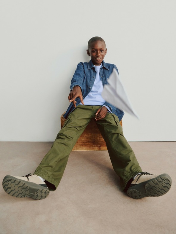 GAP Detské nohavice cargo GAP