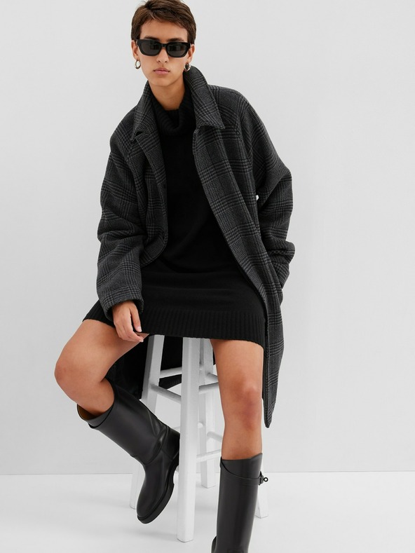 GAP Pletené mini šaty s rolákom GAP