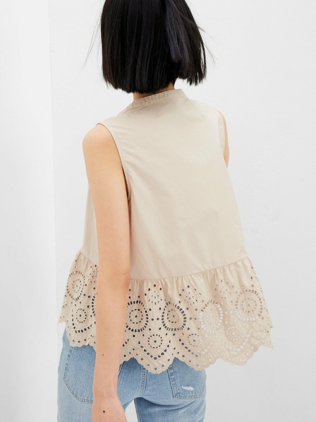 GAP Bavlnený peplum crop top s čipkou GAP