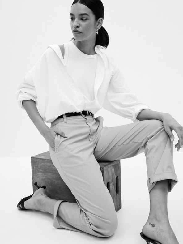 GAP Nohavice girlfriend khaki high rise GAP