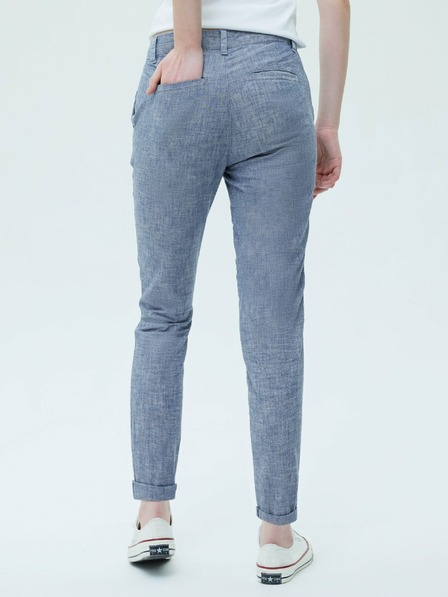 GAP Nohavice girlfriend khaki in chambray GAP