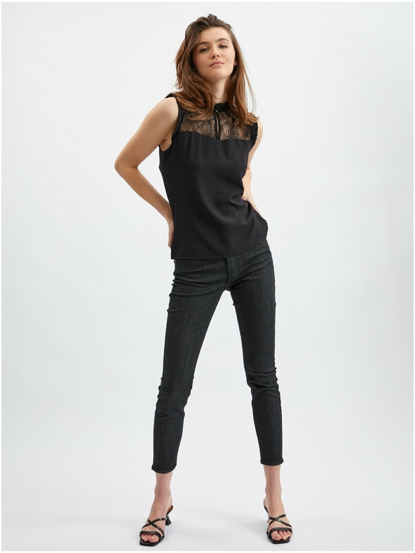 Orsay Čierna dámska blúzka s čipkovým detailom ORSAY