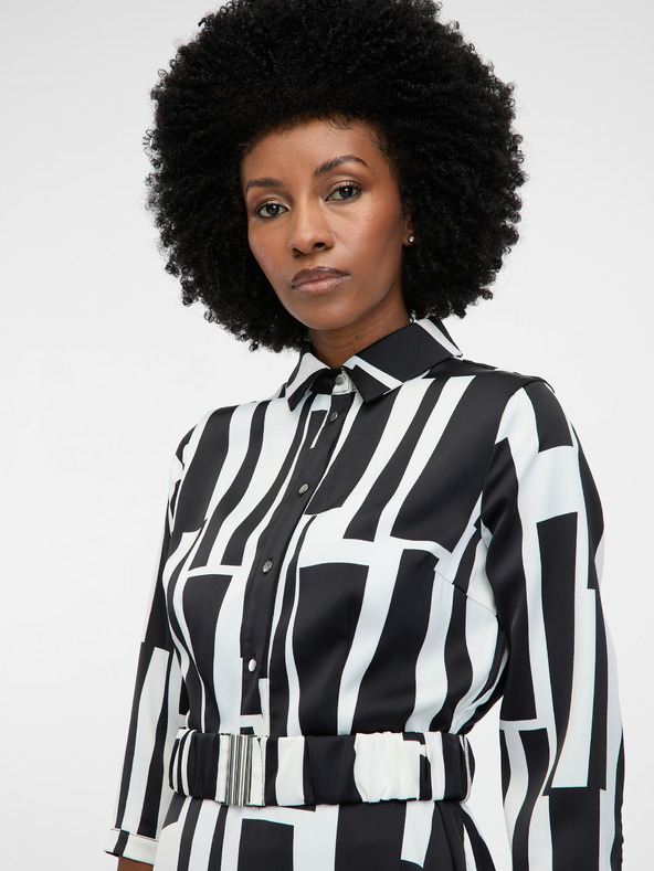 Orsay Čierne dámske vzorované šaty ku kolenám ORSAY