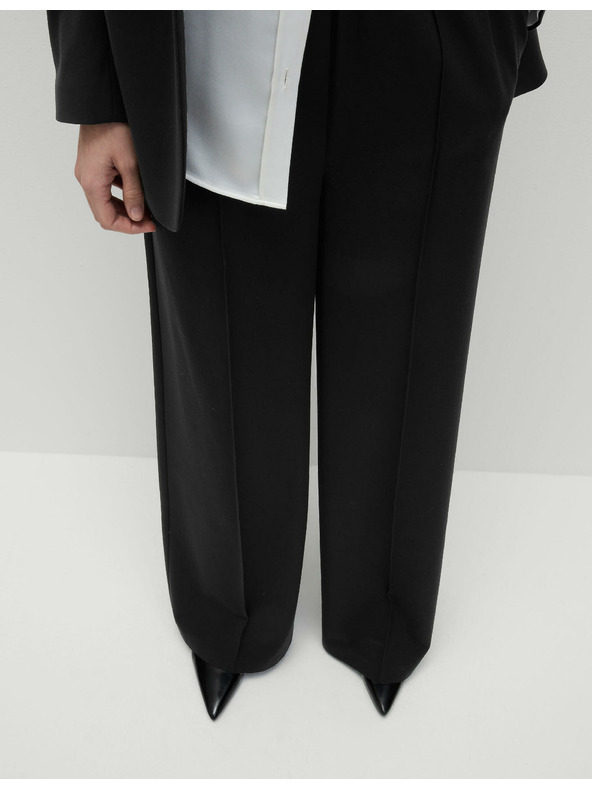 Marks & Spencer Čierne dámske nohavice so širokými nohavicami Marks & Spencer