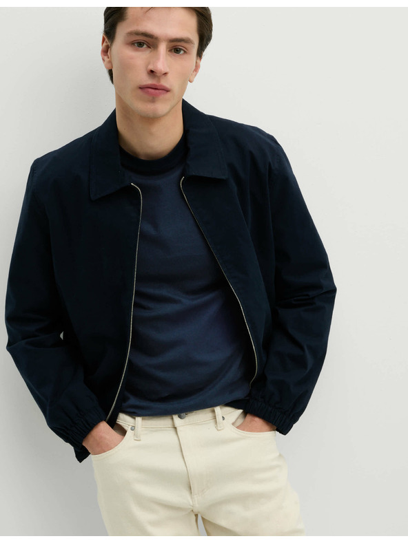 Marks & Spencer Tmavomodrá pánska základná košeľa Marks & Spencer