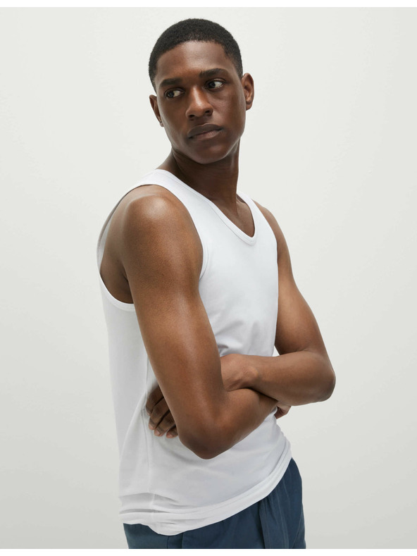 Marks & Spencer Súprava troch základných pánskych tričiek v bielej farbe s technológiou Cool & Fresh™ Marks & Spencer