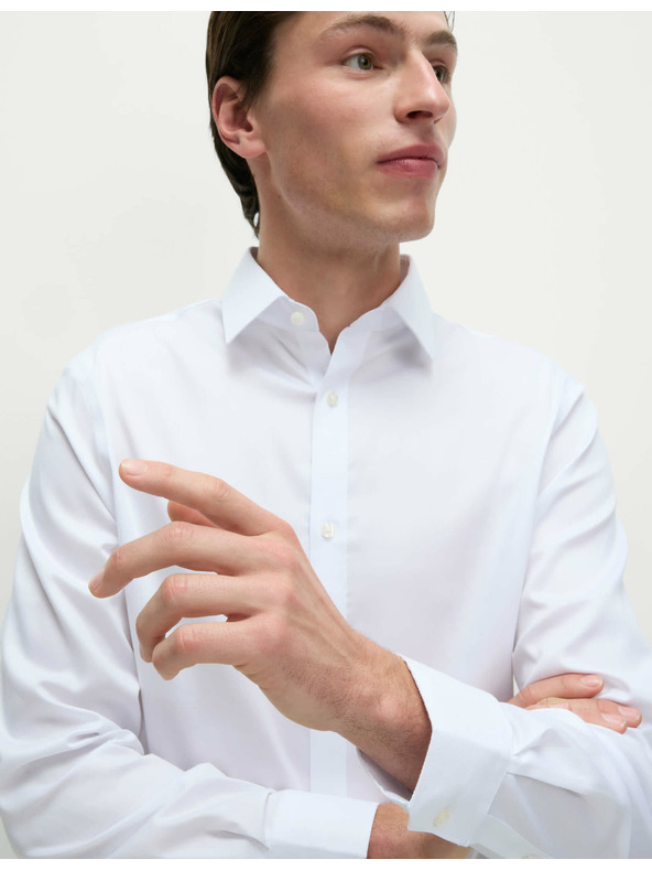 Marks & Spencer Texturovaná košeľa regular fit z čistej bavlny s nežehlivou úpravou Marks & Spencer biela