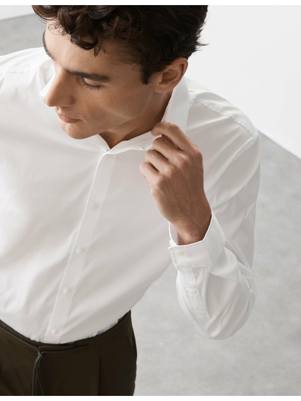 Marks & Spencer Biele elastické bavlnené tričko s vysokým pásom Marks & Spencer s nežehlivou úpravou